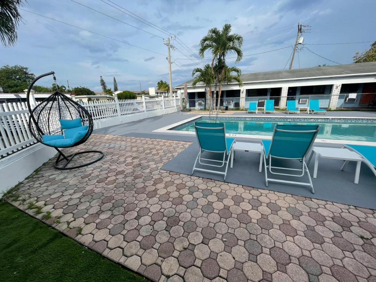 Hollywood Gardens Inn & Suites מראה חיצוני תמונה
