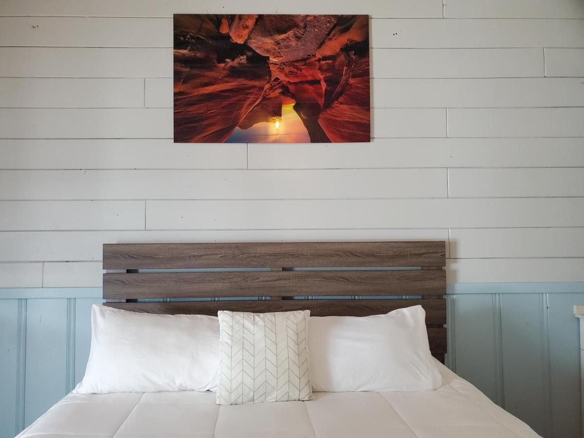 Hollywood Gardens Inn & Suites מראה חיצוני תמונה