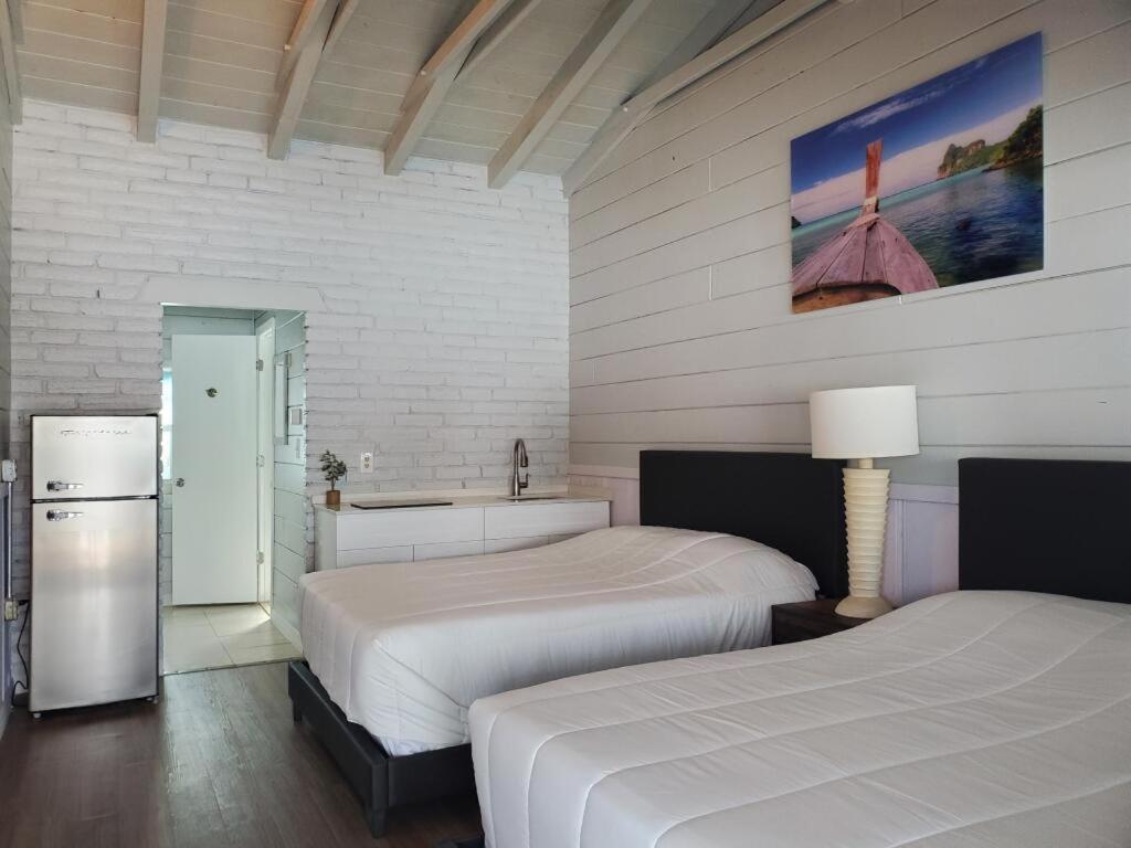Hollywood Gardens Inn & Suites מראה חיצוני תמונה