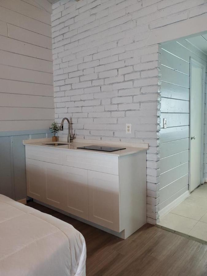 Hollywood Gardens Inn & Suites מראה חיצוני תמונה